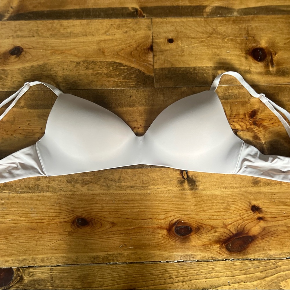 Victoria's Secret wireless lightly lined t-shirt Bra